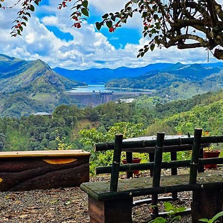 Idukki Dam View Resort Kültér fotó