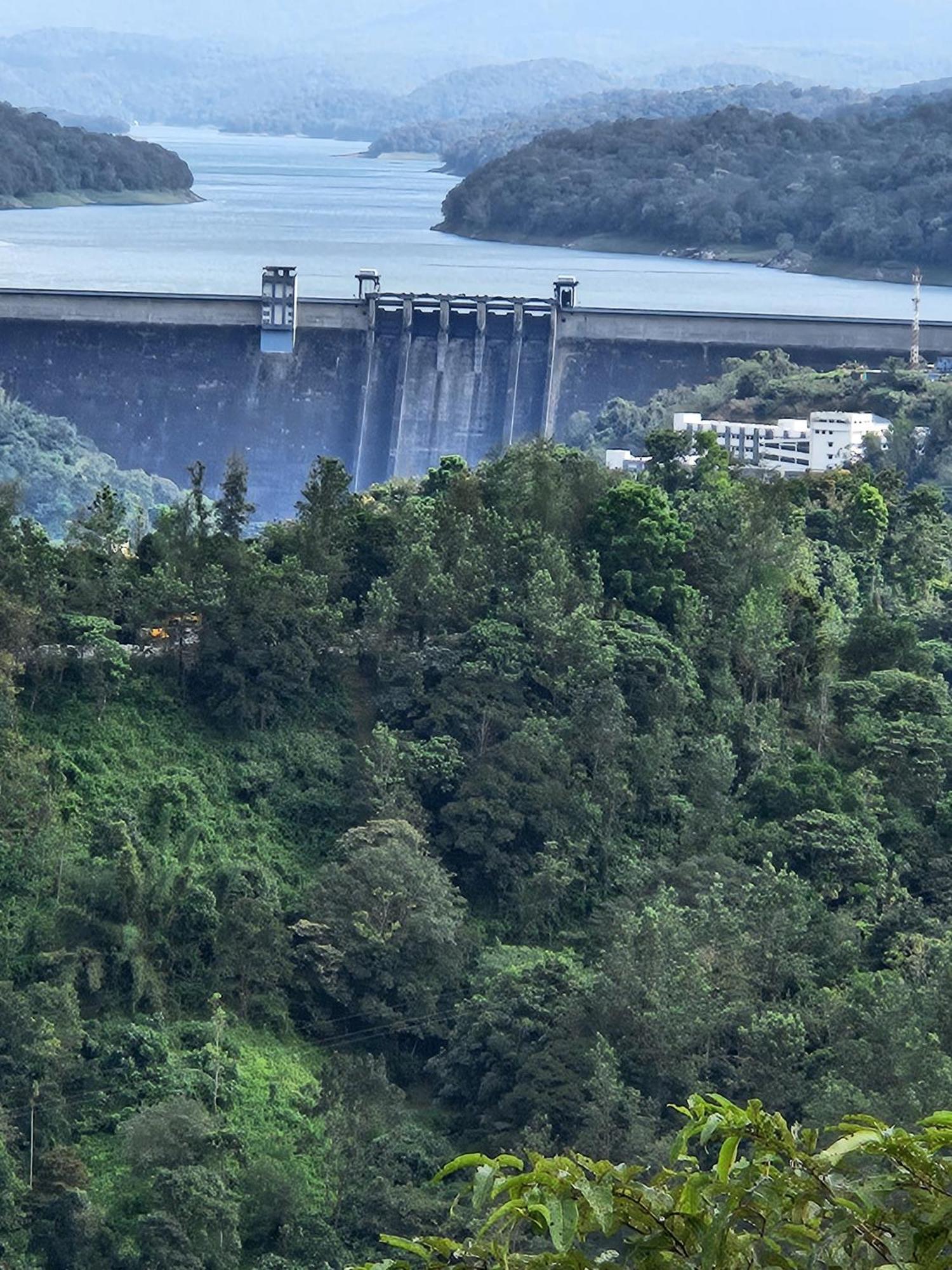 Idukki Dam View Resort Kültér fotó
